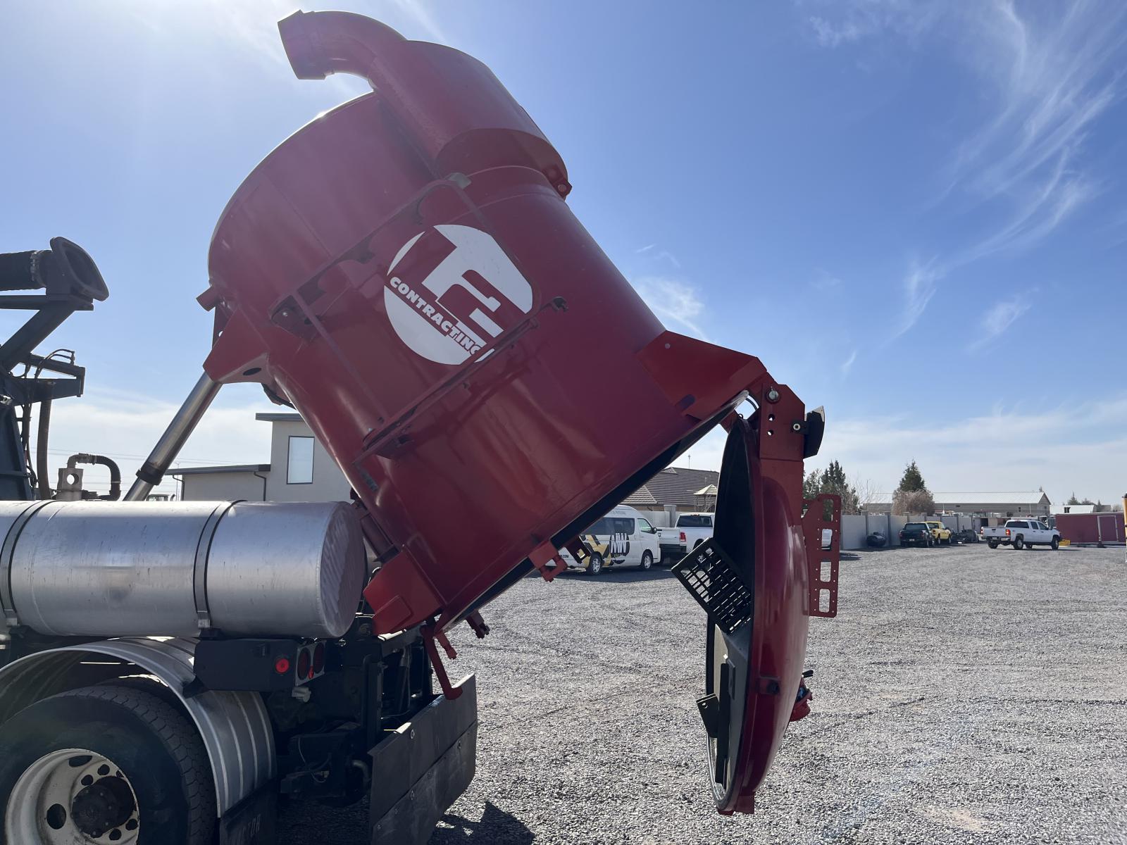 ./imagenes/INVOICE/2019/18054/VACTOR 2110-P1 (22).JPG